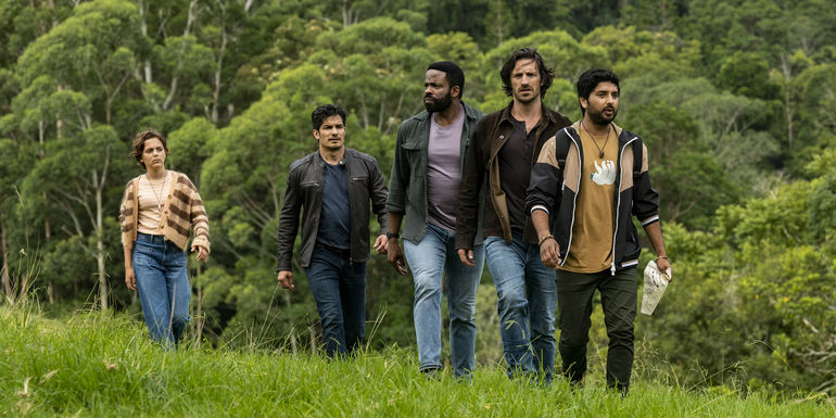 Asmara Feik as Petra, Nicholas Gonzalez as Levi, Chiké Okonkwo as Ty, Eoin Macken as Gavin, and Rohan Mirchandaney as Scott in La Brea 301