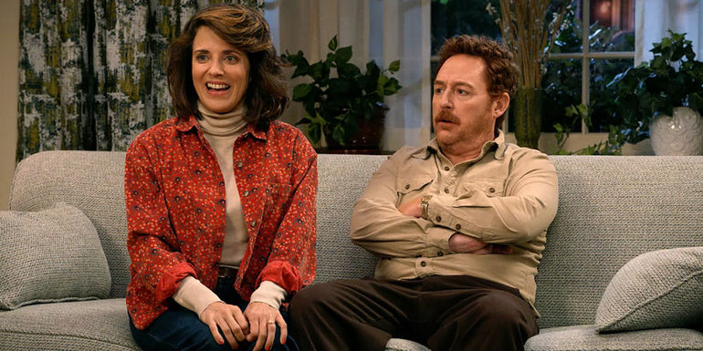 Alanna Ubach and Scott Grimes in Ted