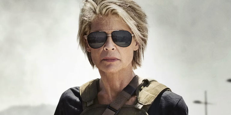 Sarah Connor (Linda Hamilton) wearing sunglasses in Terminator 6.