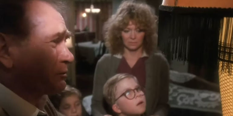 A-Christmas-Story-Lamp-2