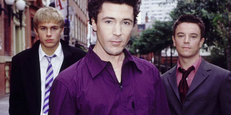 Aidan Gillen and Charlie Hunnam in Queer as Folk