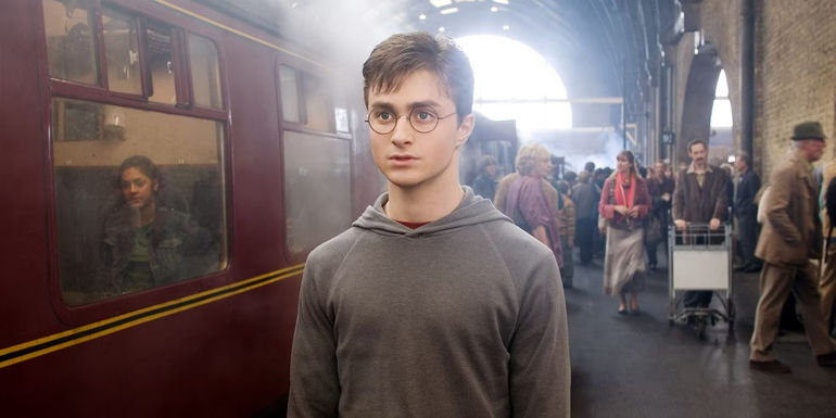 Harry Potter standing in Platform 9 3/4 in Harry Potter & the Order of the Phoenix