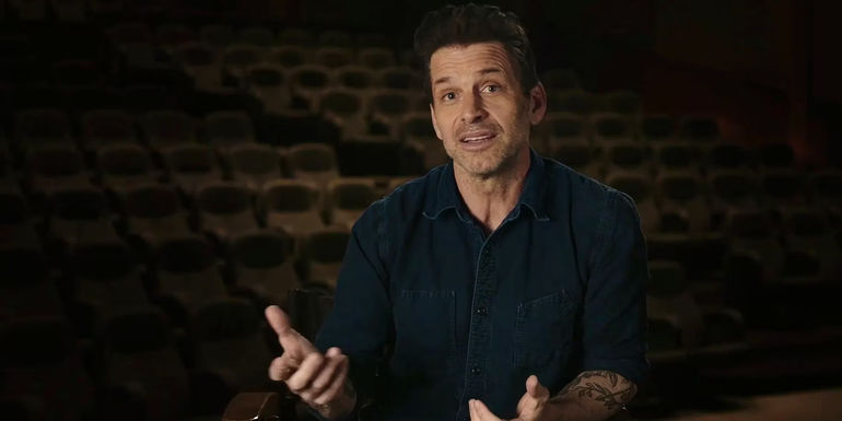 Zack Snyder in Justice League #RestoreTheSnyderverse
