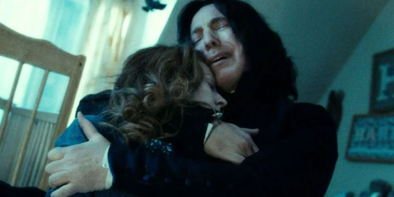 Snape Holding Lily's Body in Harry Potter and the Deathly Hallows: Part II