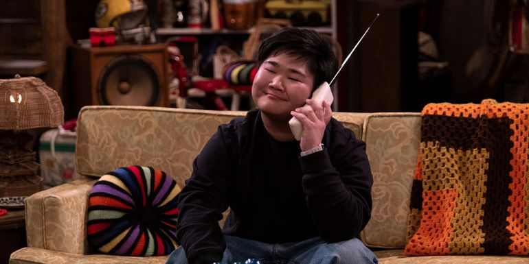 Reyn Doi as Ozzie on the phone in That '90s Show