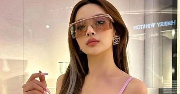 Các chị đẹp bắt buộc phải rời khỏi