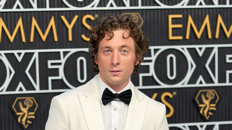 Jeremy Allen White Wins Best Lead Actor in a Comedy at Emmy Awards