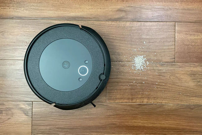 Roomba Maintenance Made Easy: The Ultimate Guide to Effortlessly Emptying Your Robot Vacuum