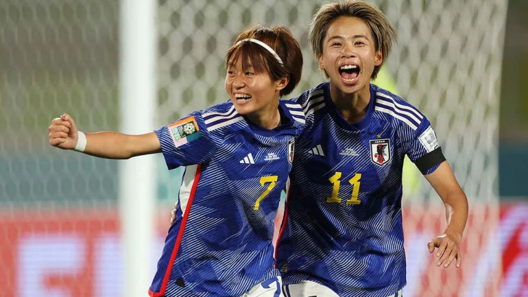 Thrilling Victory: Hinata Miyazawa's Spectacular Goal Propels Japan to Quarter-Finals!