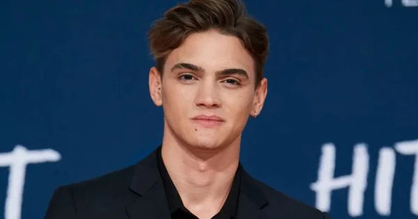 Diễn viên Tây Ban Nha gây sốt khi bị tóm gọn tại LHP Venice