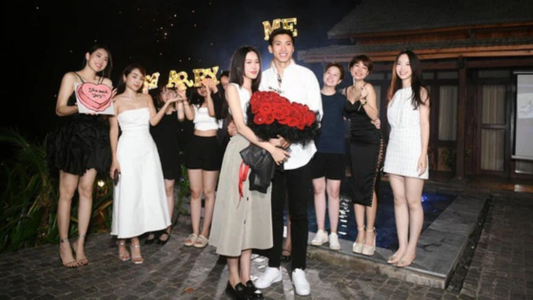 Hình ảnh siêu đáng yêu của Đoàn Văn Hậu và Doãn Hải My trong lễ cầu hôn lãng mạn