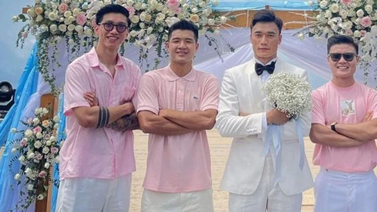 Quang Hải gây sốt khi giữ thinh lặng trong hội bạn thân tổ chức cưới