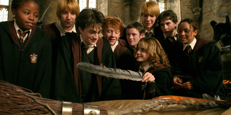 The Ultimate Showdown: Nimbus 2000 vs Firebolt – Which Broomstick Reigns Supreme?