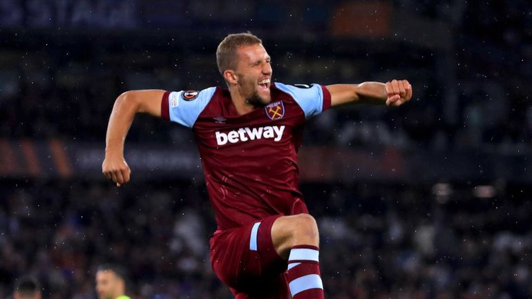 Powerful Soucek: Unstoppable in the Air against Sheffield United - Don't Miss!