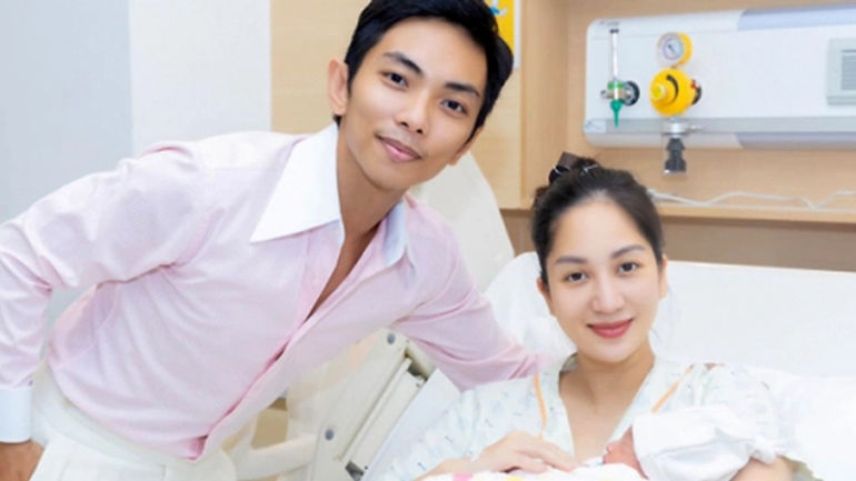 Mẹ bỉm sữa Khánh Thi và Phan Hiển, hình ảnh tình yêu gia đình khiến ai cũng ngưỡng mộ