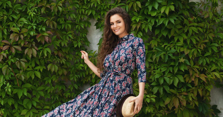 Curvy Queens: Fall's Finest Dresses for Exquisite Busty Figures