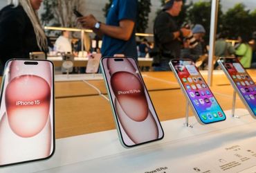 Hot Off the Press: iPhone 15 Models Overheating Due to App Bug Confirmed by Apple