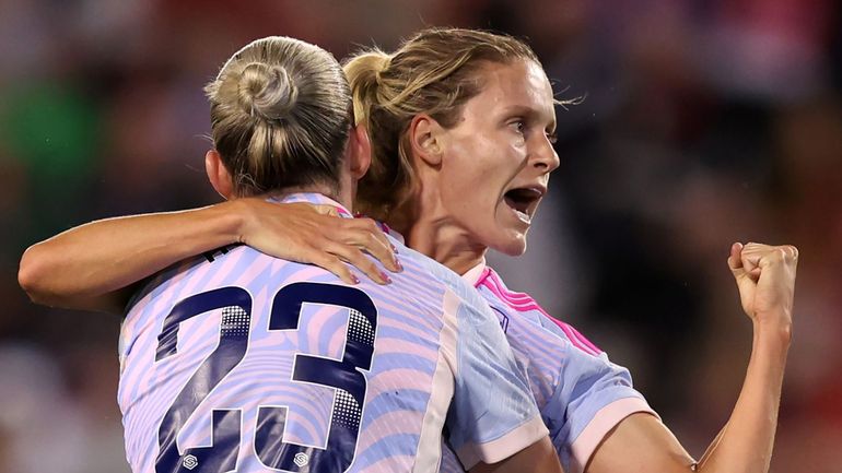 Unforgettable Clash: Arsenal's Dynamic Comeback Secures WSL Draw against Man Utd