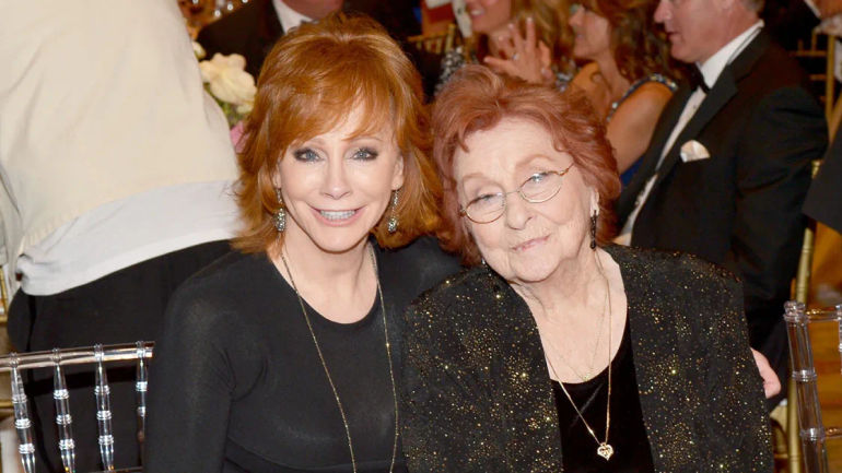 Reba McEntire's Heart-Wrenching Battle: How She Triumphed Over Grief to Keep Singing