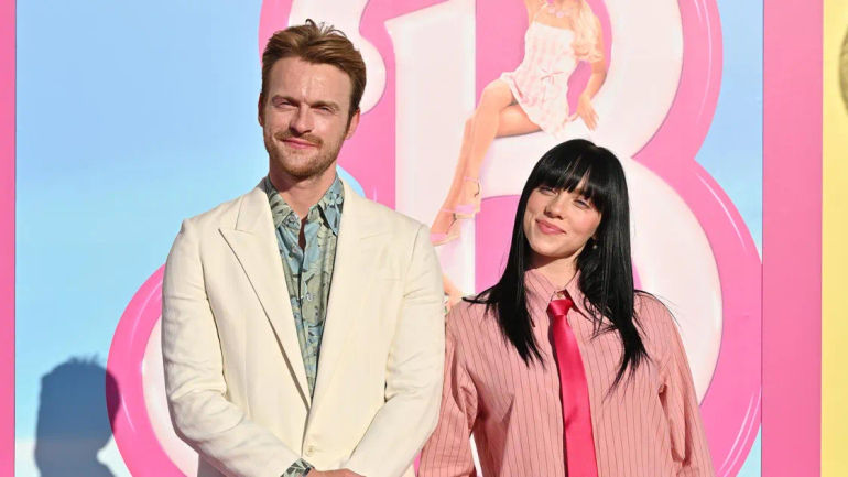 Inside Scoop: Billie Eilish and Finneas Reveal Surprising Family Dynamics on Tour
