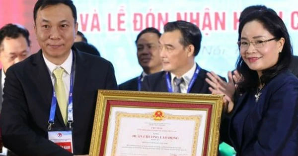 VFF nhận Huân chương lao động hạng Ba và phần thưởng hứa hẹn!