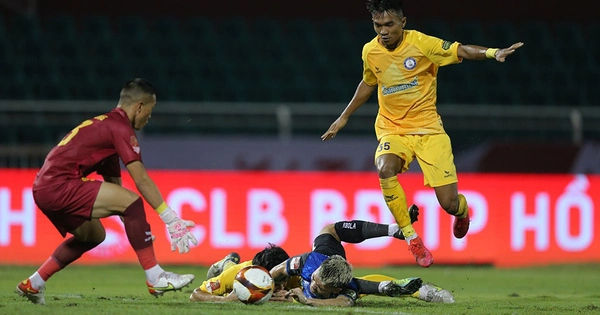Kỷ lục! Đội hình CLB TPHCM xuất sắc giành thắng lợi, 2 cầu thủ bị nhập viện!
