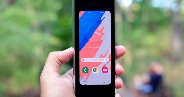 Samsung bỏ quên Galaxy Fold đời đầu, người dùng phản ứng ra sao?