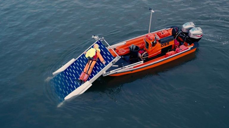 Autonomous Lifeboat: A Lifesaver for Drowning Individuals