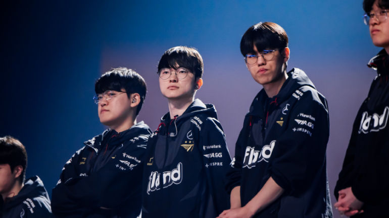 Những tin tức mới nhất về tương lai dàn sao T1: Fan đang đứng trên đống lửa với Zeus