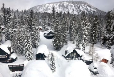 Emerging Patterns: Unveiling the Disappearing Snowfall Zones