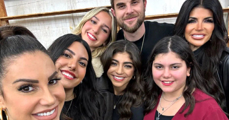 Teresa Giudice and Jennifer Aydin Take Their Daughters to the 'Vampire Diaries' Convention