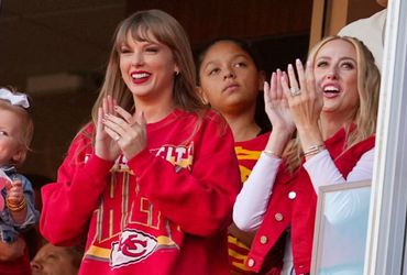 Patrick Mahomes Welcomes Taylor Swift into the Chiefs Kingdom