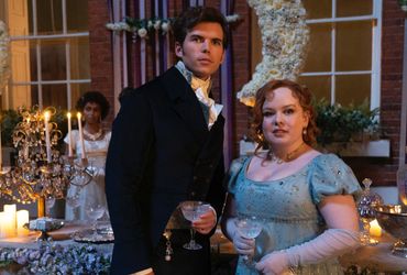 Bridgerton enthusiasts go wild over Colin's injured hand in Season 3