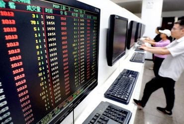 Challenges in the Chinese Stock Market and the Struggles of the Oil Industry in 2023