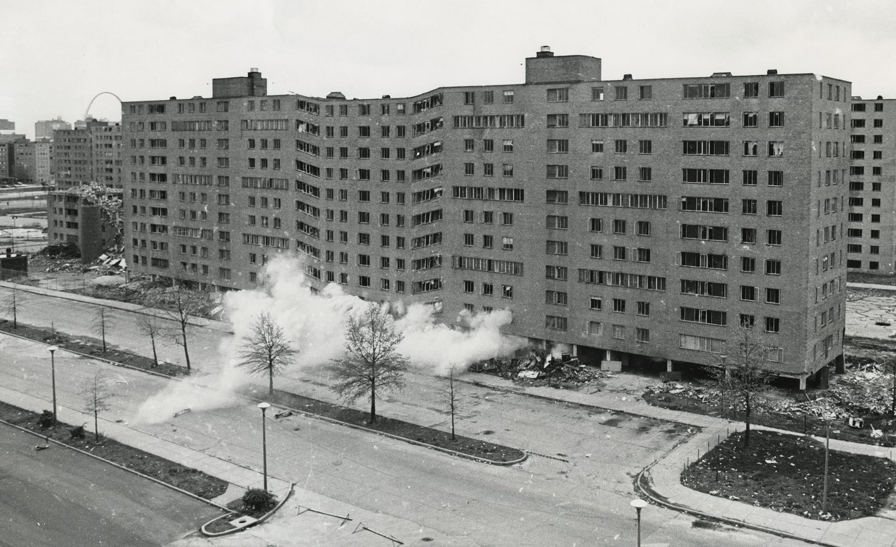 Pruitt-Igoe being demolished
