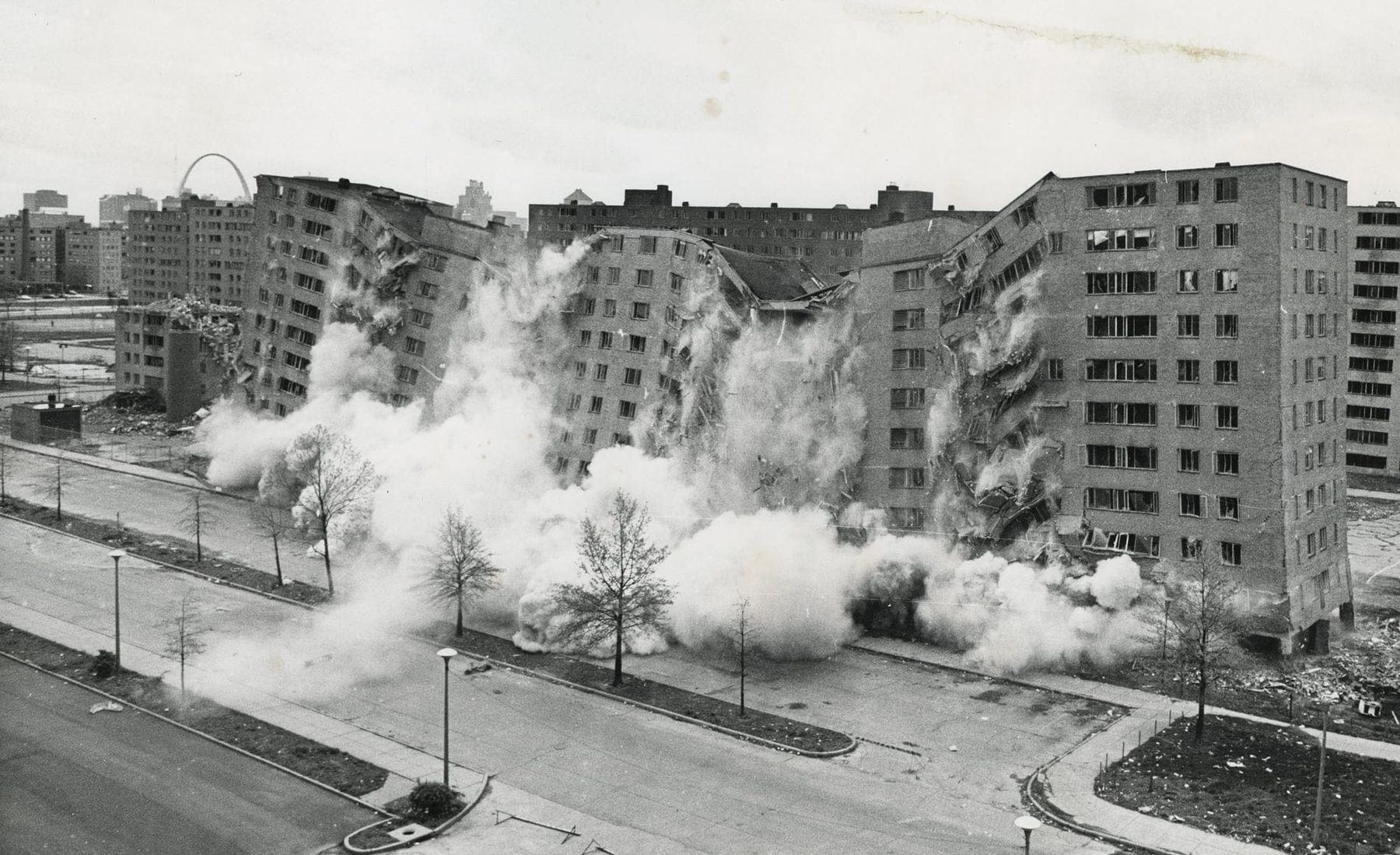 Pruitt-Igoe being demolished