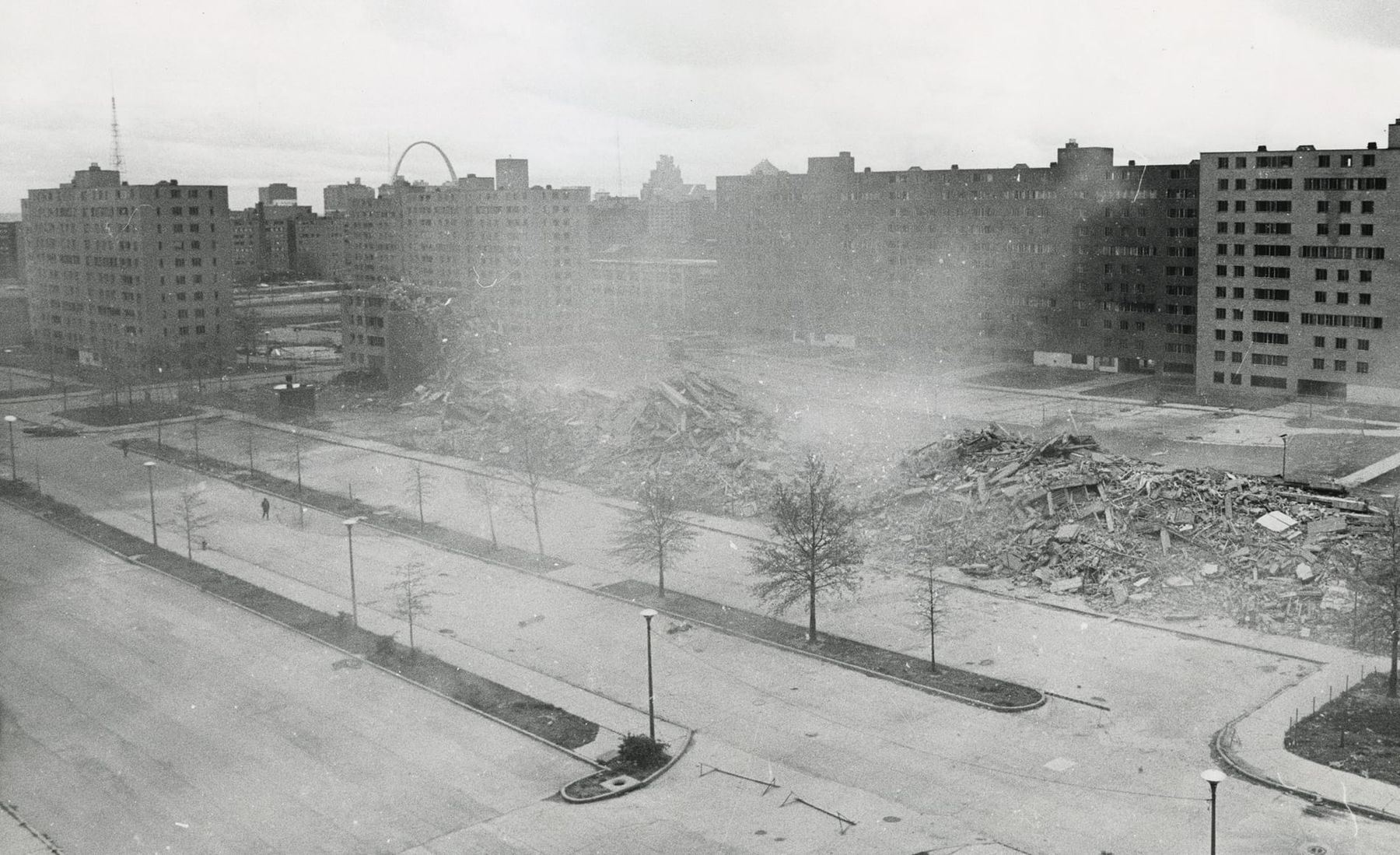 Pruitt-Igoe being demolished