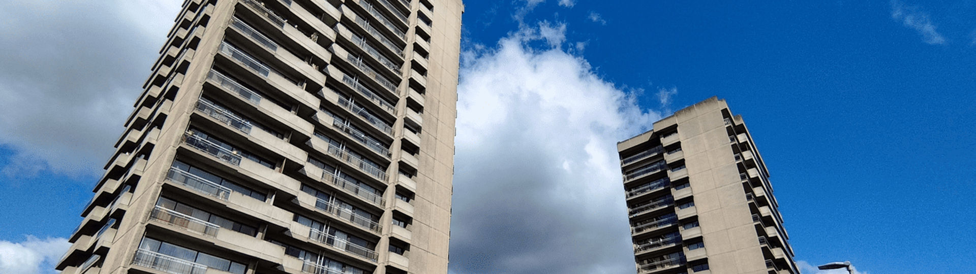 Les deux tours de La Maison Liégeoise