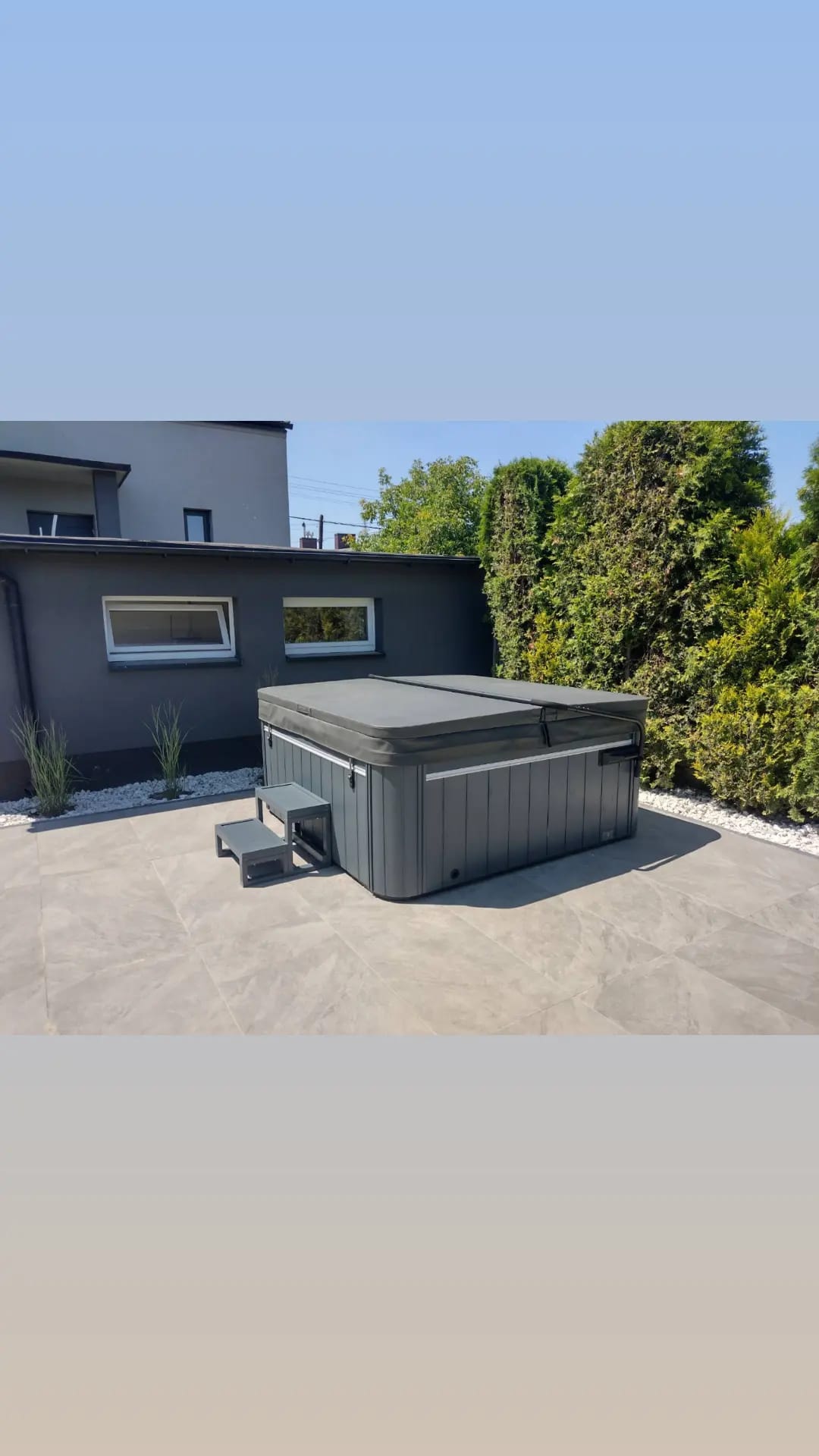 realizacja projektu jakkuzi lub saun ispasauna