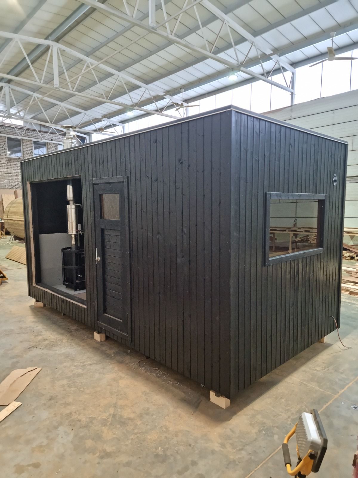 realizacja projektu jakkuzi lub saun ispasauna