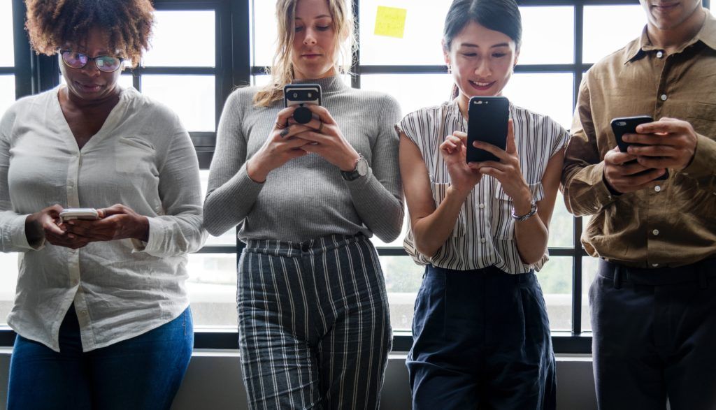 Mobile users of ecommerce websites Ecommerce customers on phones
