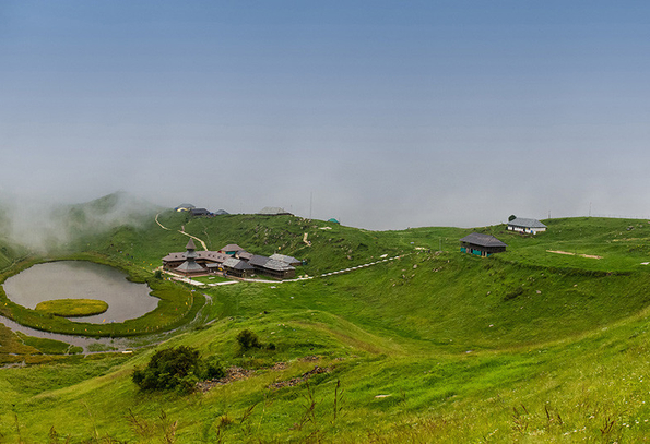 Trekking in Parashar Lake