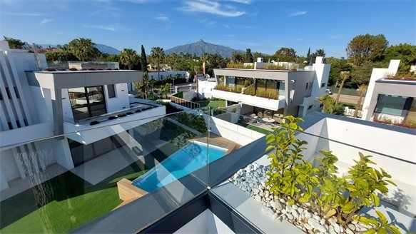 Вилла в Марбелье 251 м2 №VL225318DC2E  - Продажа