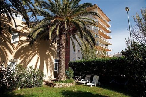 Апартаменты в Сан-Фелиу-де-Гишольс 68 м2 №ART208953CA7  - Продажа