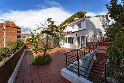 Таунхаус в Ллорет-де-Маре 90 м2 №BL24101839BF3  - Продажа