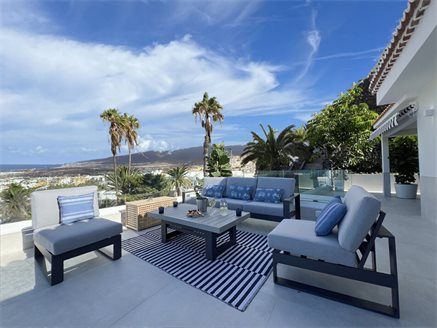 Вилла в Коста-Адехе 350 м2 №VL25121683076  - Продажа