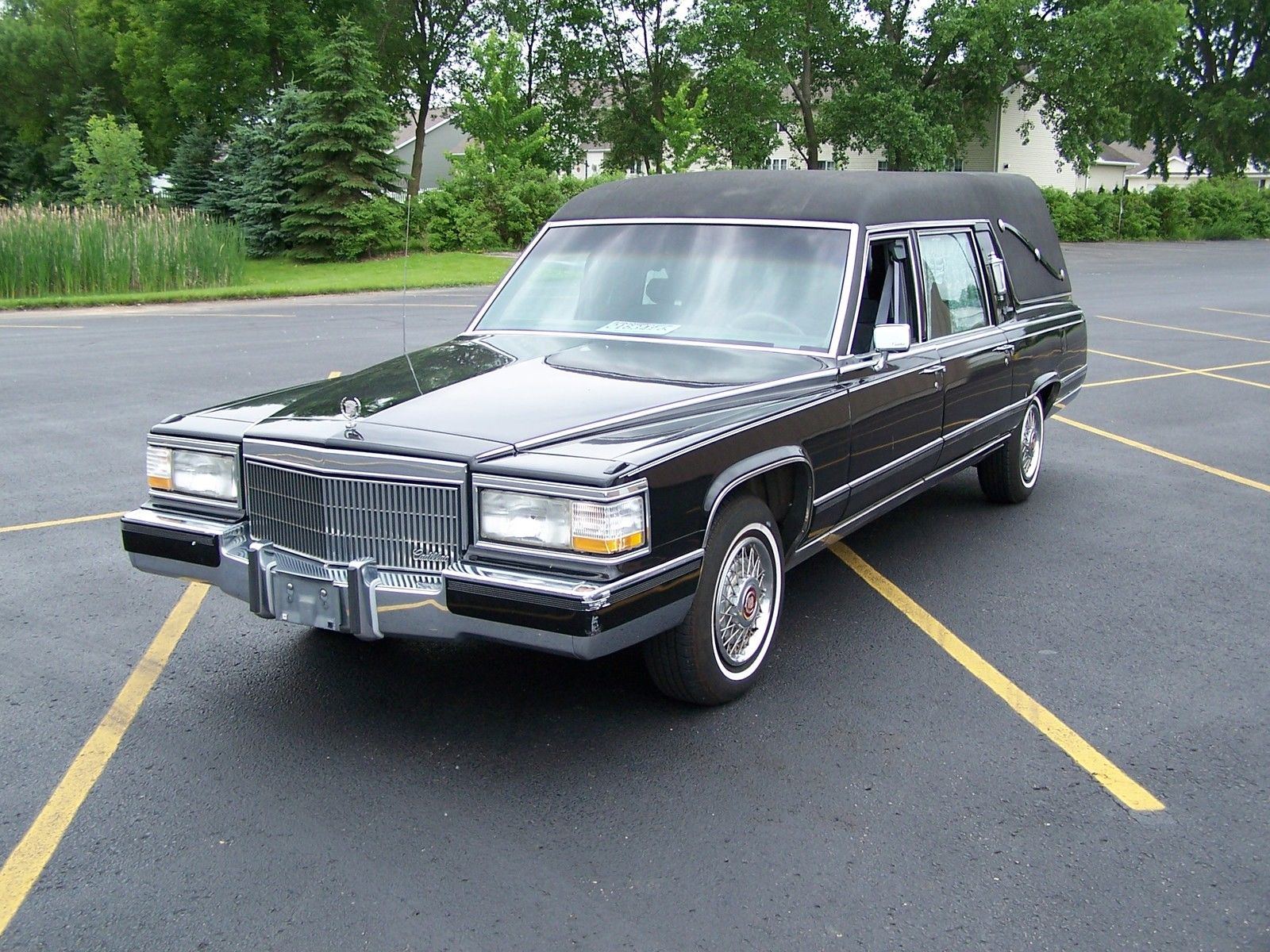 Cadillac Brougham катафалк