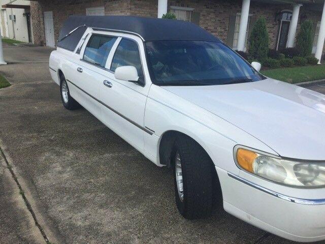low miles 1998 Lincoln Town Car hearse