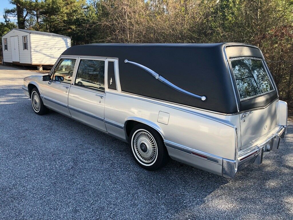 very nice 1991 Cadillac DeVille Hearse for sale.