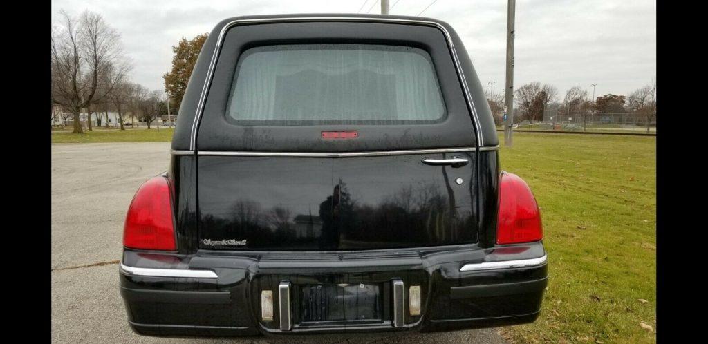 great shape 2004 Lincoln Town Car HEARSE